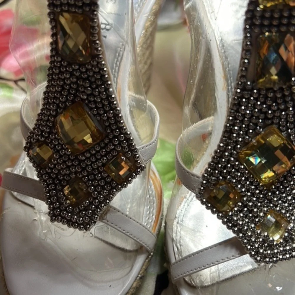 White House|BlackMarket white leather espadrille open toe blinged sandal 7.5‎